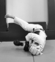 Перекат через плечо