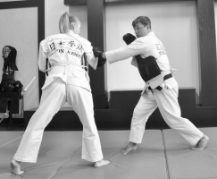 Блок левой рукой