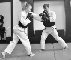 Блок правой рукой