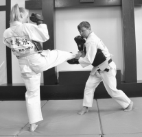 Захват ноги слева