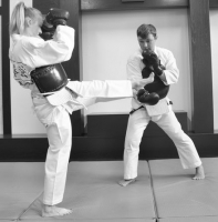 Захват ноги справа